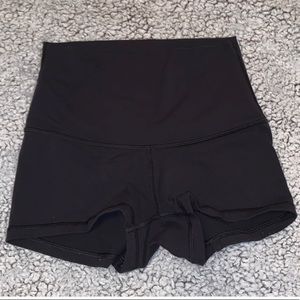 LULULEMON SPANDEX SHORTS